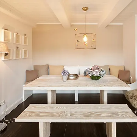 Semesterbostad Coopers Hof Witsum